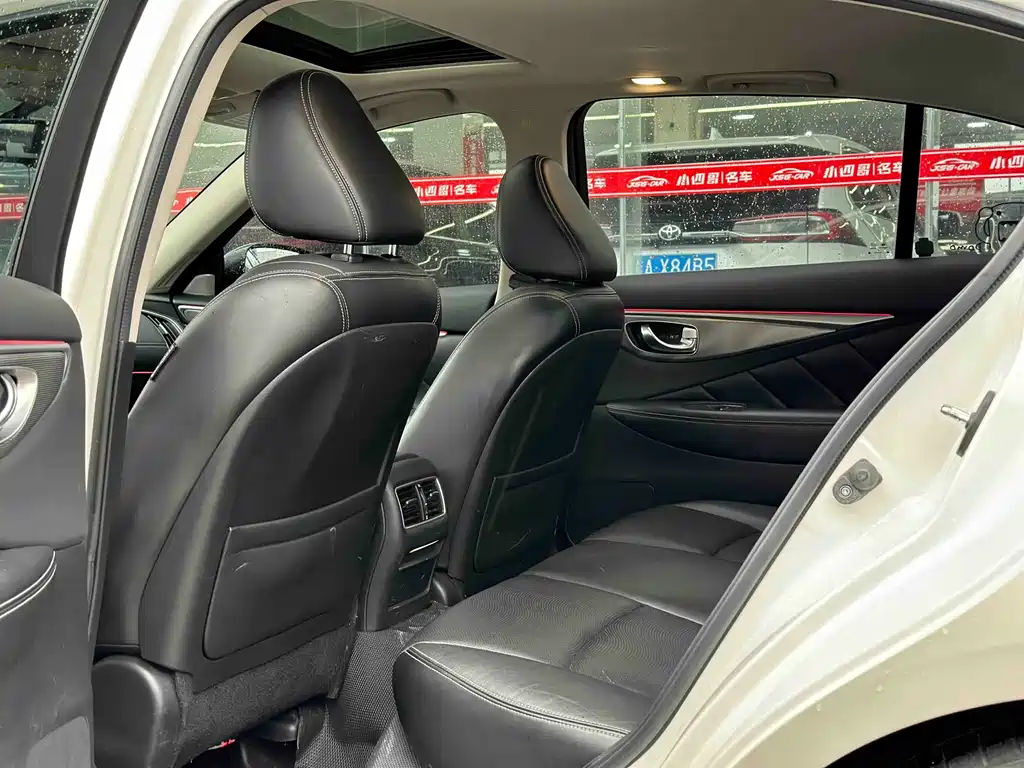 Infiniti Q50L 2018 2.0T V