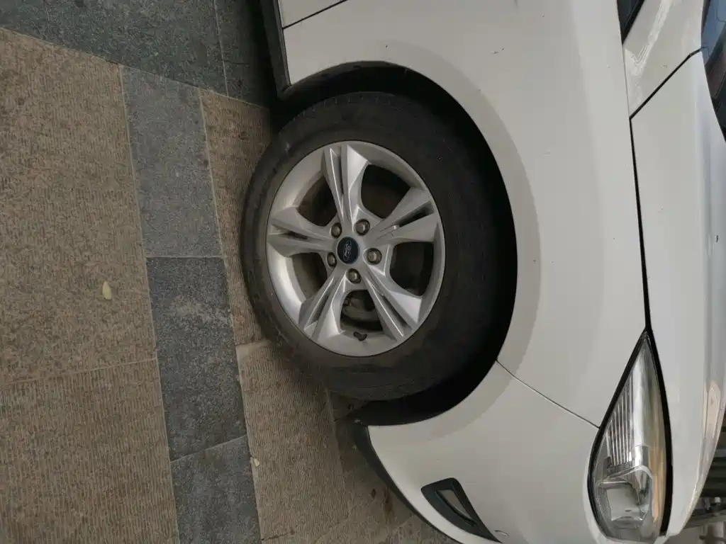 Ford Focus — миниатюра 24