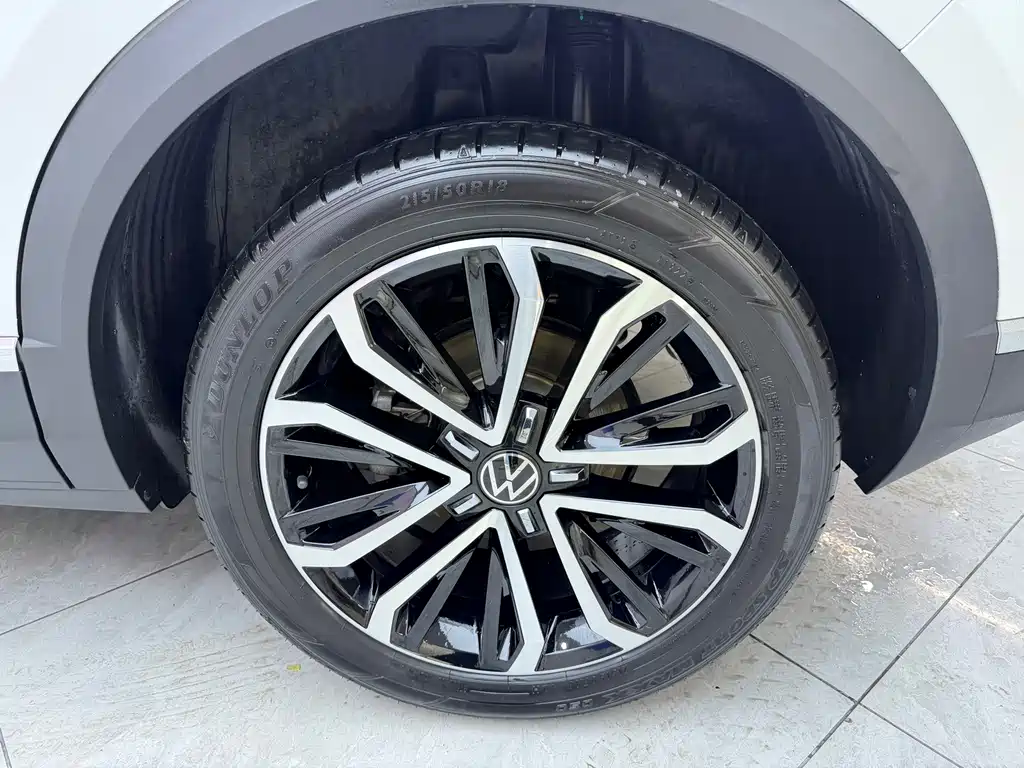 Volkswagen T-Roc — миниатюра 21