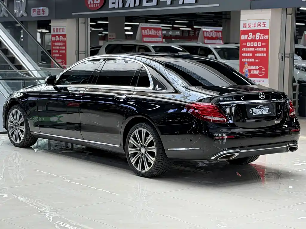 MERCEDES-BENZ E CLASS