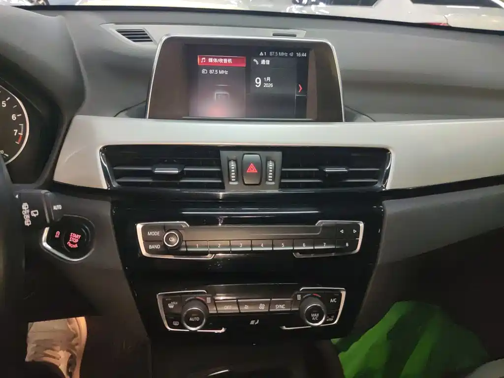 BMW X1 — миниатюра 10