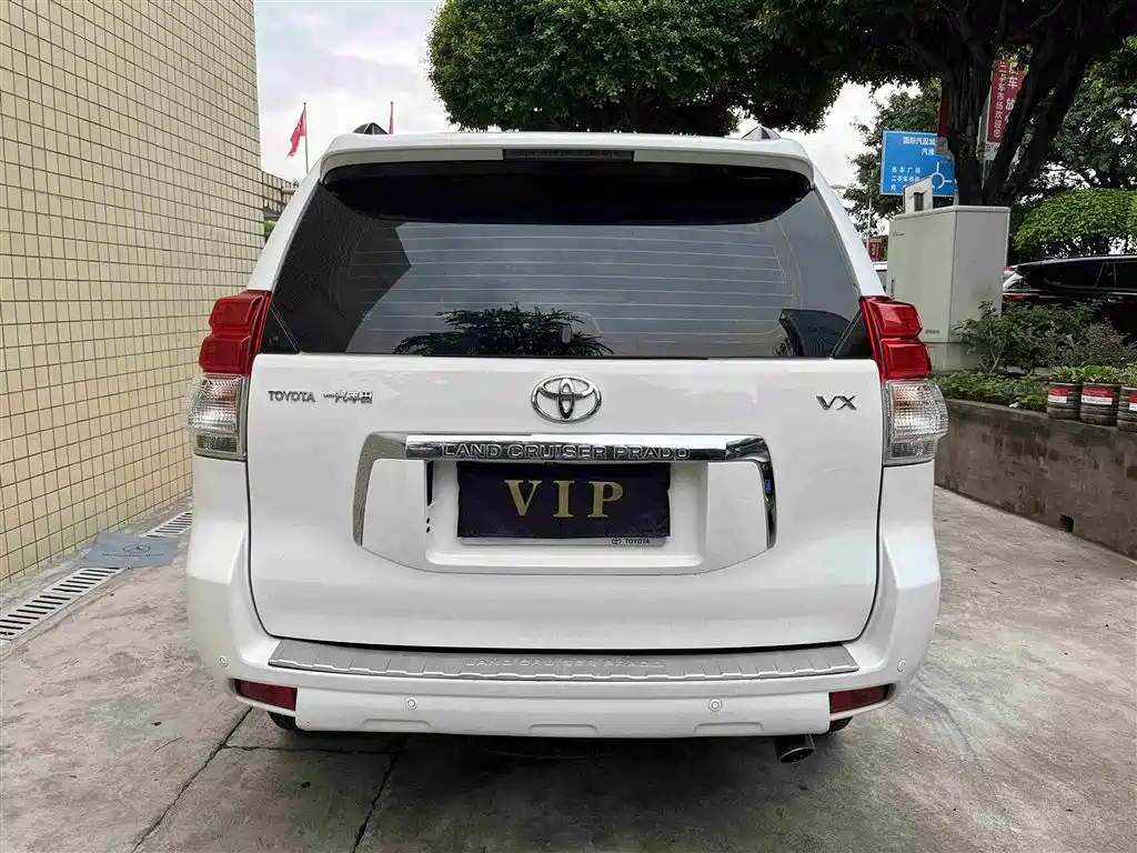 Toyota Land Cruiser Prado 2010 4.0L AT VX NAVI