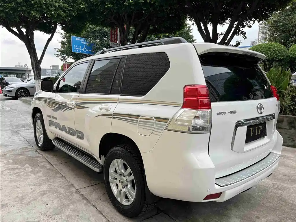 Toyota Land Cruiser Prado 2010 4.0L AT VX NAVI