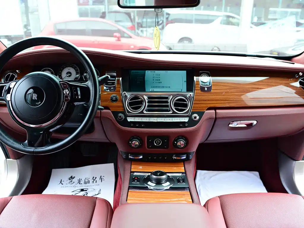 Rolls-Royce Wraith — миниатюра 6