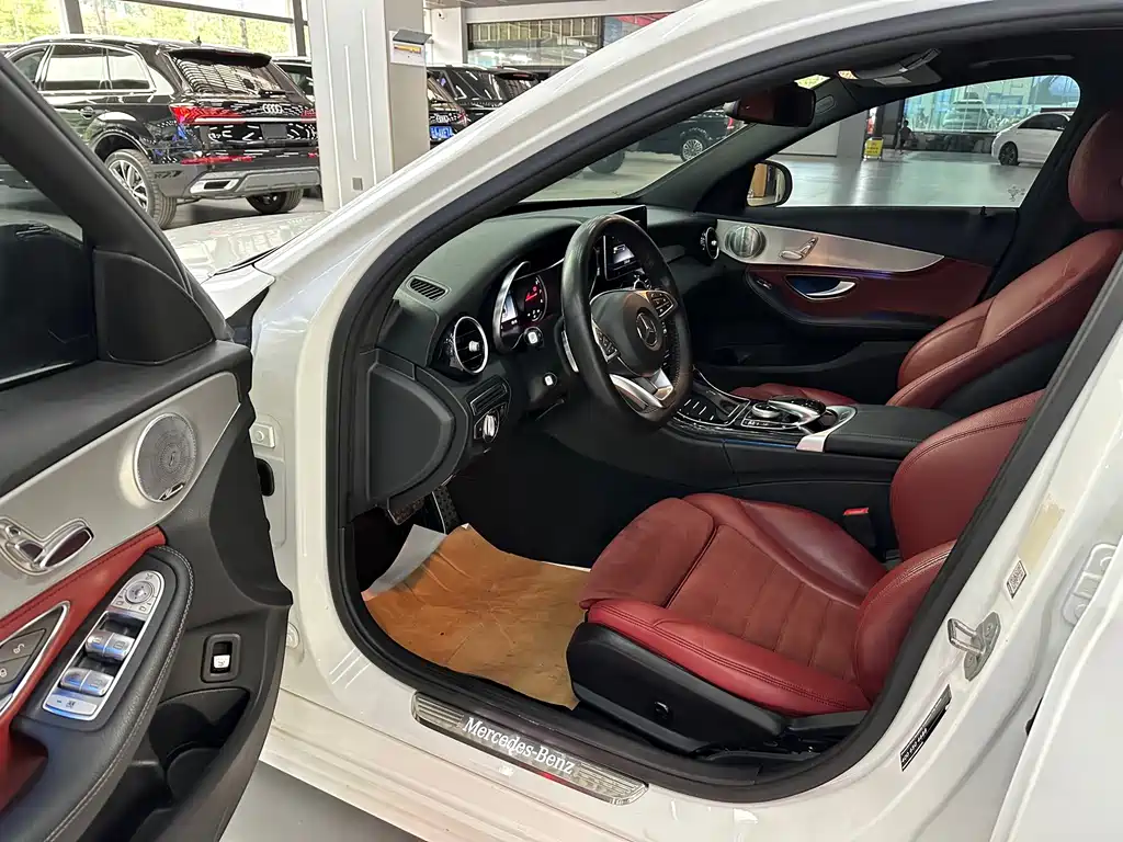 Mercedes-Benz C-Class — миниатюра 6