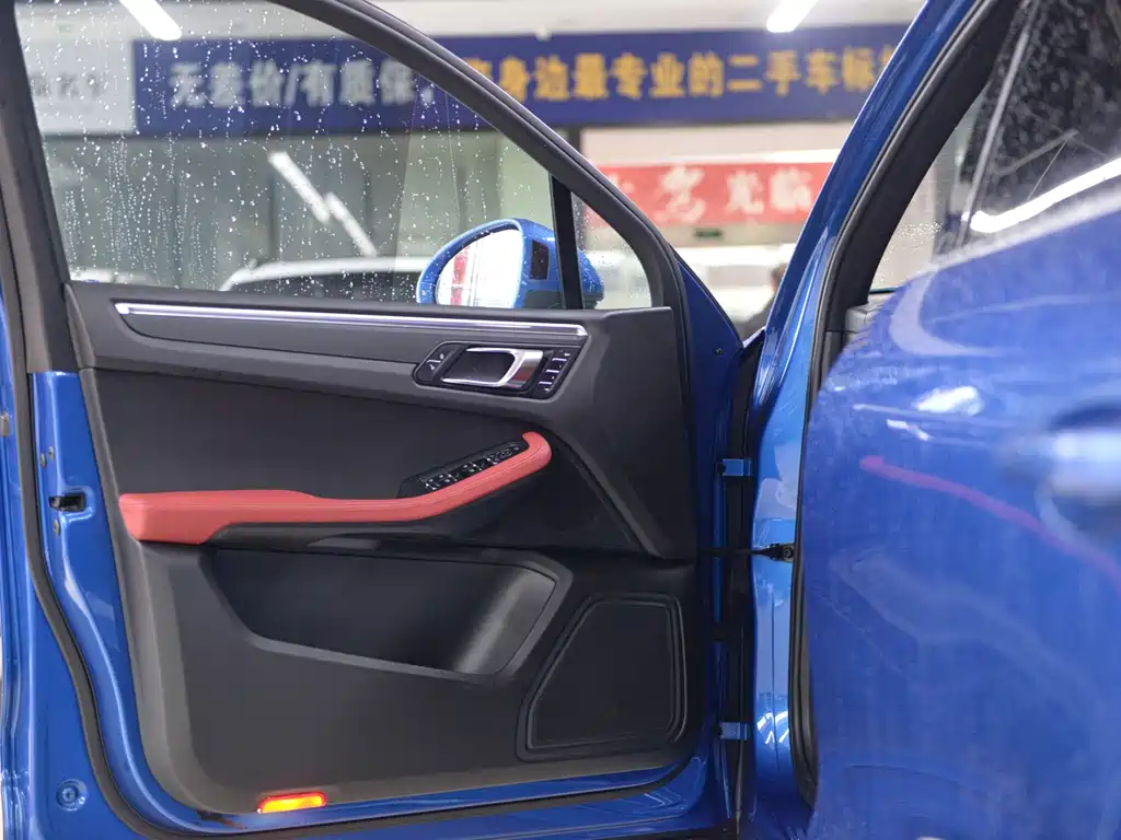 Porsche Macan — миниатюра 13