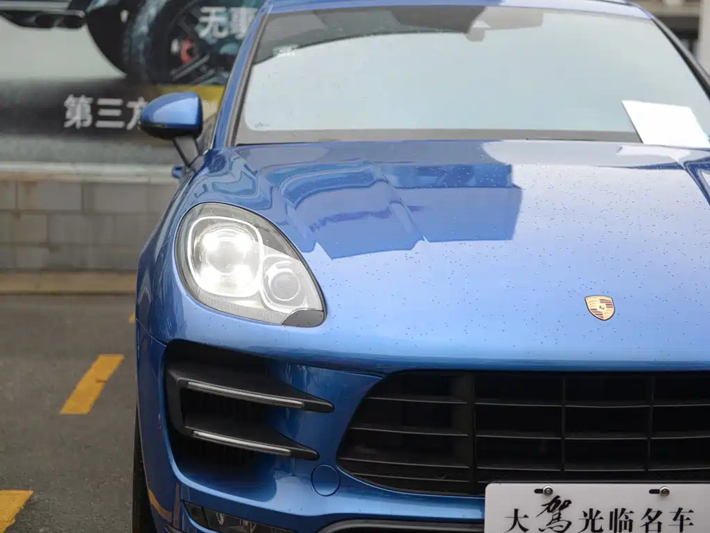 Porsche Macan — миниатюра 6