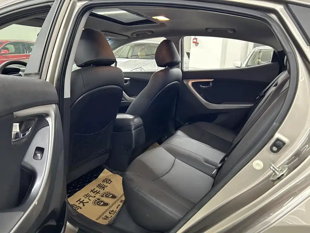 Hyundai Elantra Langdong — миниатюра 9