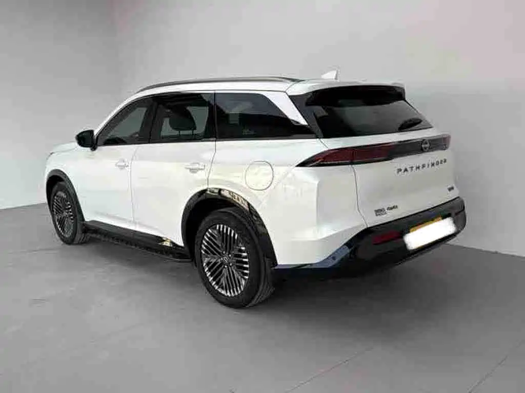 NISSAN EXPLORING THE LAND