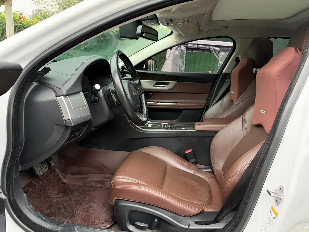 Jaguar XFL — миниатюра 4