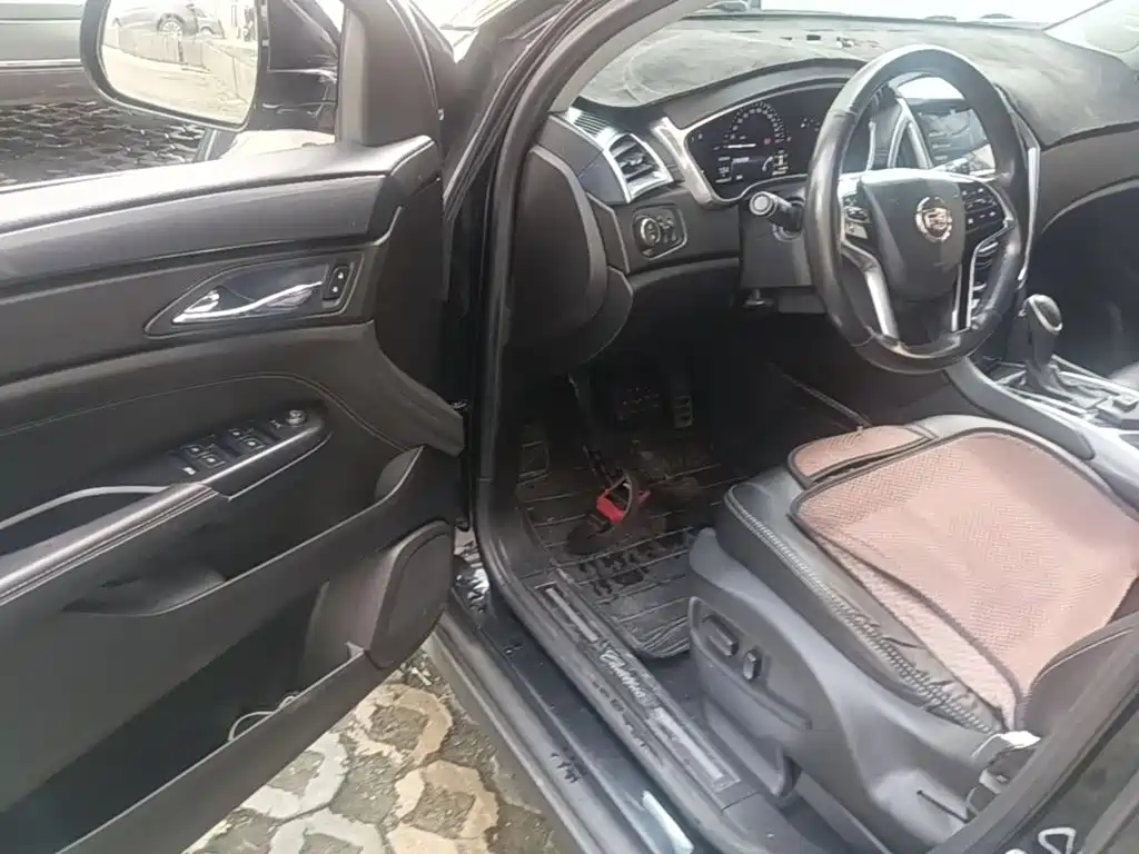Cadillac SRX — миниатюра 16