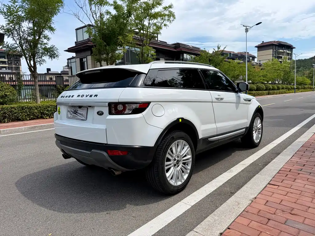 Land Rover Evoque (Import) 2.0T 3-door Shine Dynamic Edition, фото 4