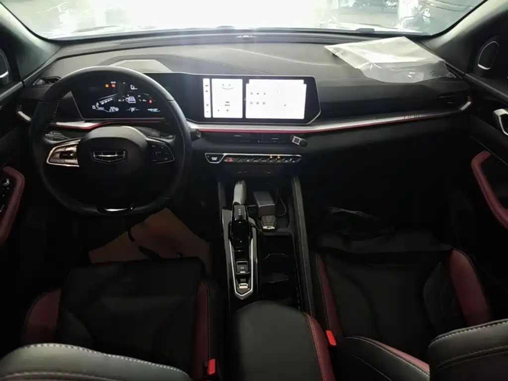 Geely Binyue — миниатюра 10