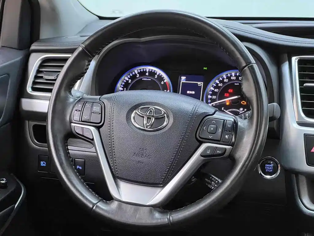 TOYOTA HIGHLANDER