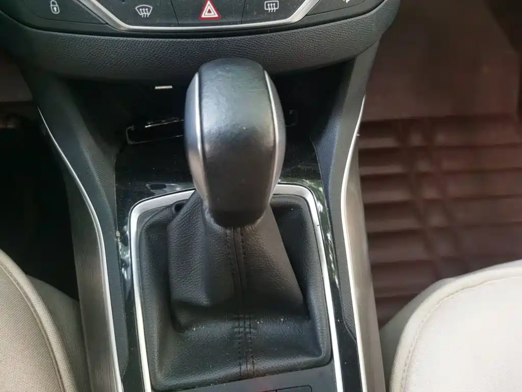 Peugeot 408 — миниатюра 10