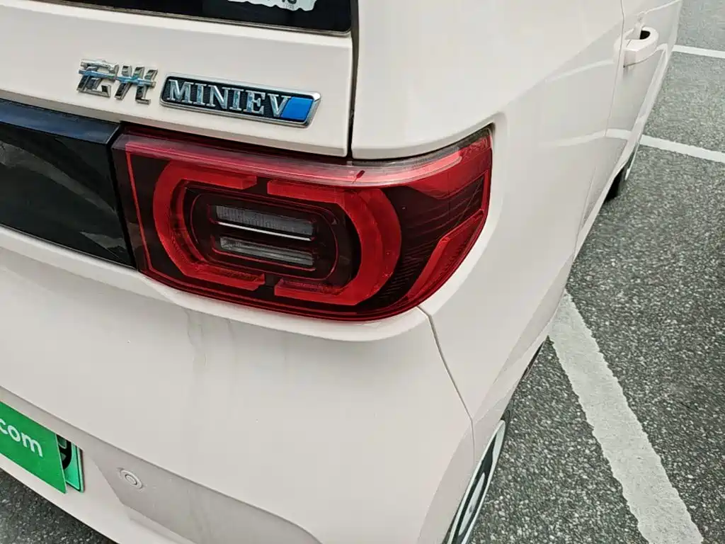 Wuling MINIEV — миниатюра 8
