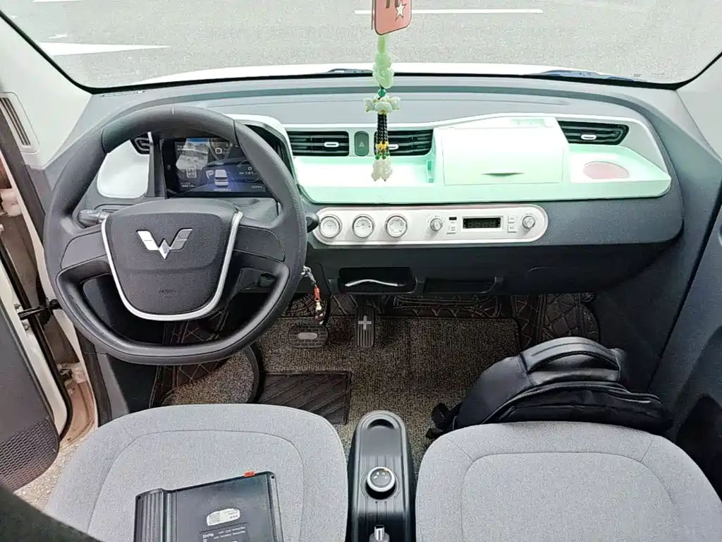 Wuling MINIEV — миниатюра 10