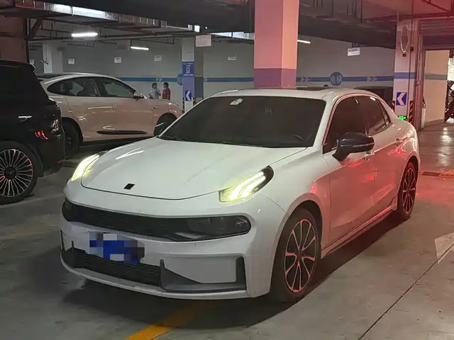 2019 Lynk & Co 03
