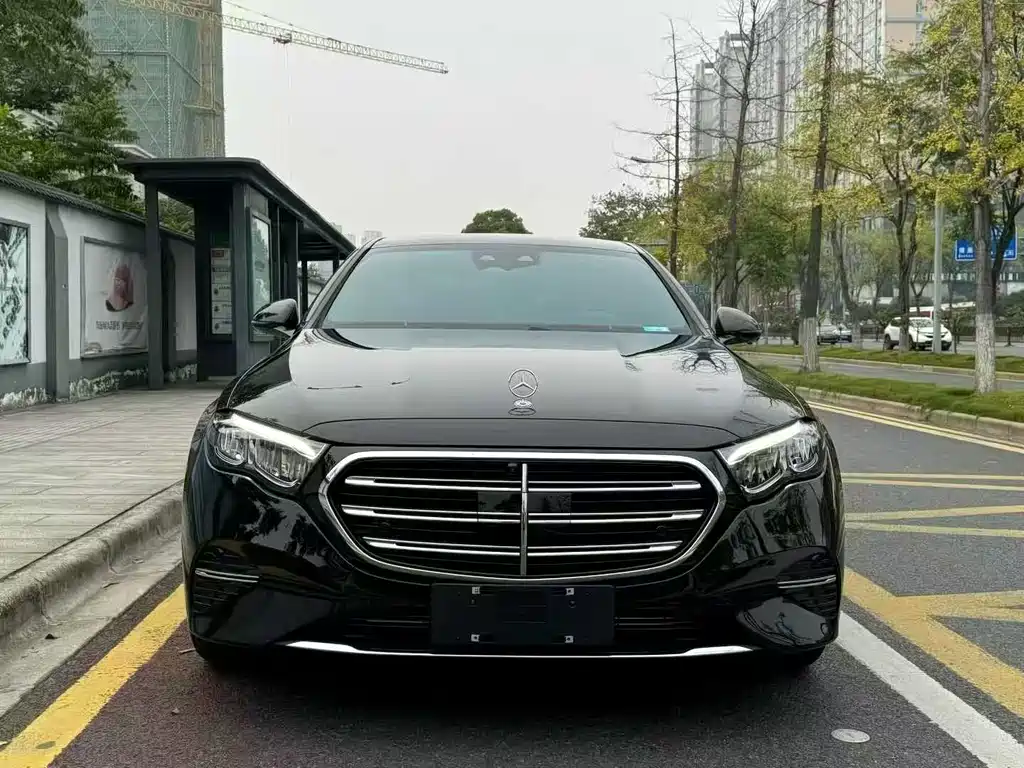 Mercedes-Benz E-Class — миниатюра 2