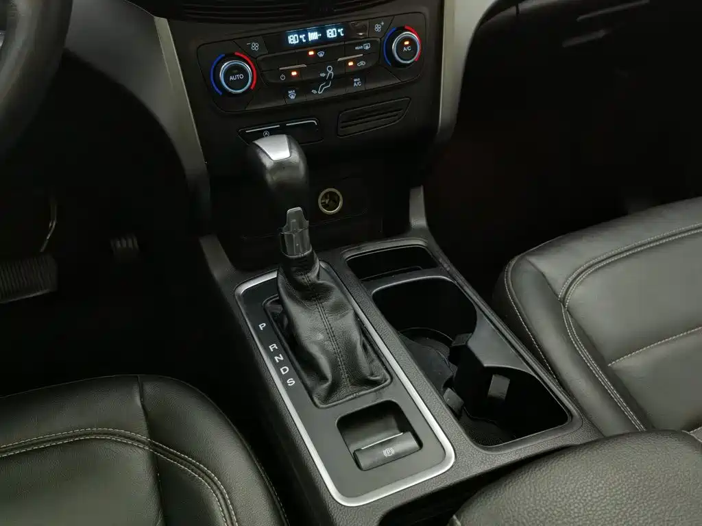 Ford Kuga — миниатюра 13