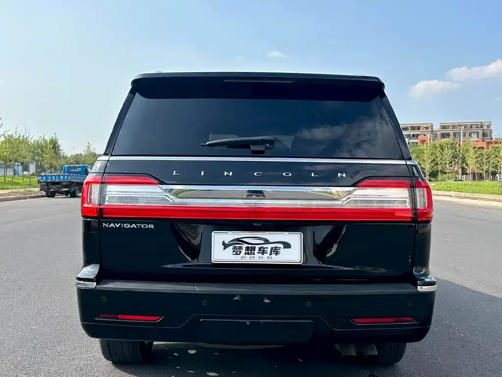 Lincoln Navigator — миниатюра 8