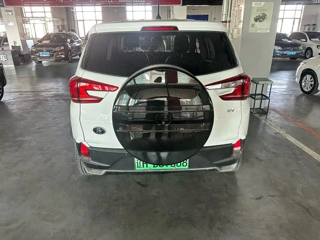 BYD Yuan EV — миниатюра 6
