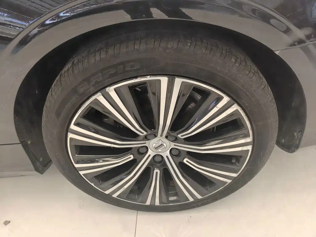 Volvo S90 — миниатюра 17