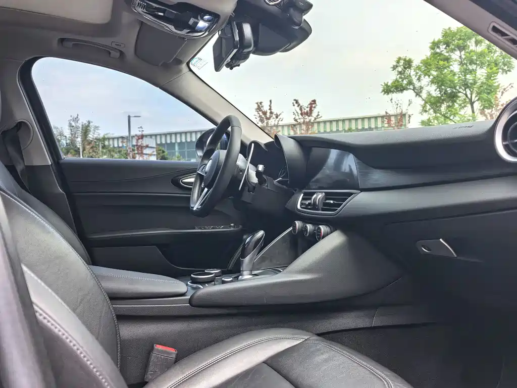Alfa Romeo Giulia — миниатюра 16