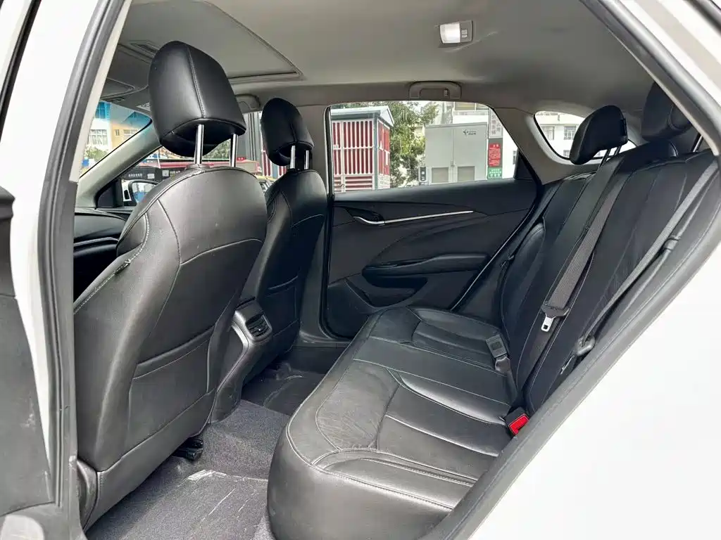 Buick Excelle — миниатюра 10