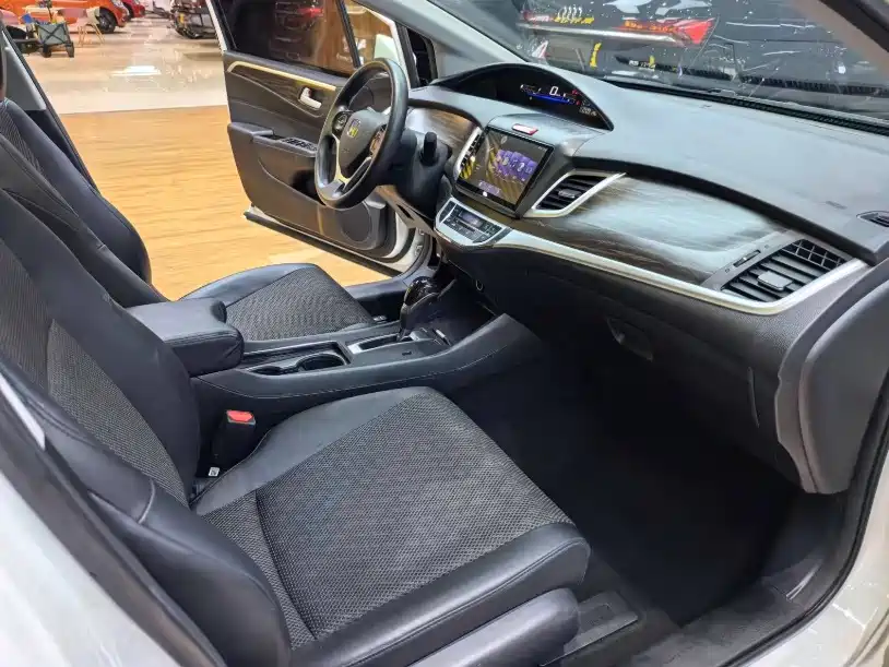 Honda Jade — миниатюра 6