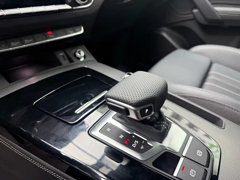 Audi Q5L — миниатюра 10