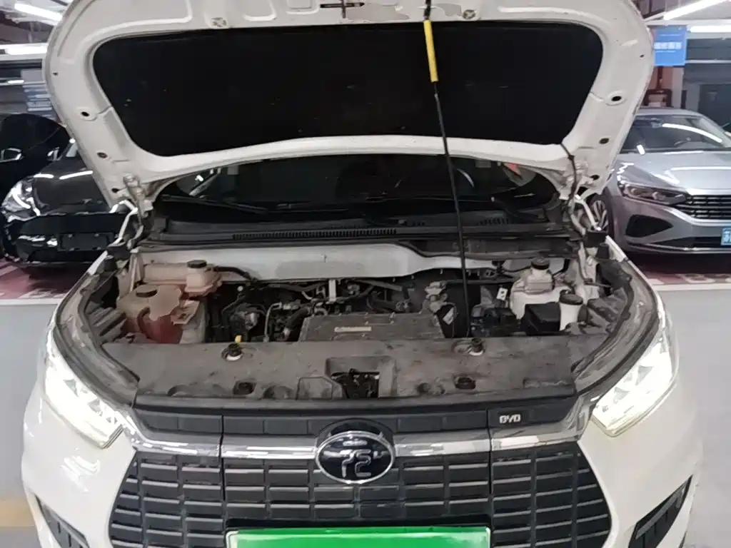 BYD Yuan EV — миниатюра 20