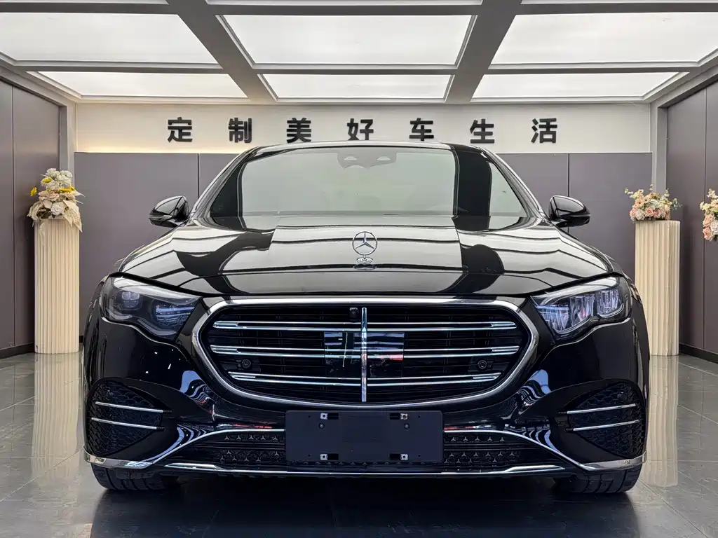 Mercedes-Benz E-Class — миниатюра 2