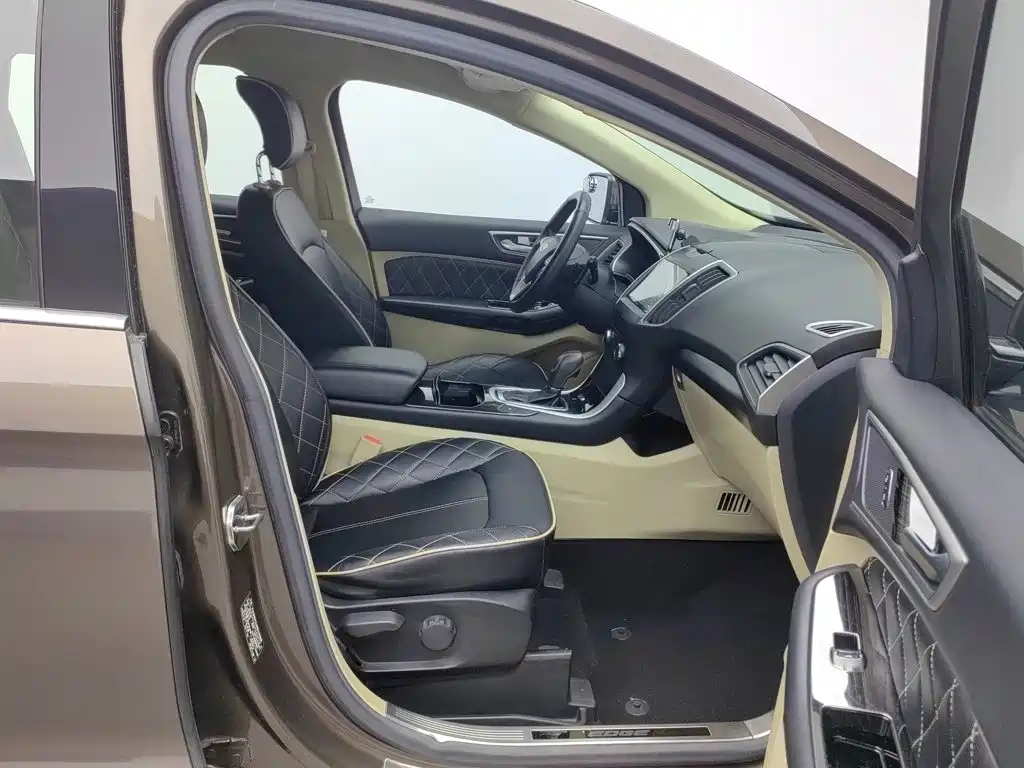Ford Edge — миниатюра 23