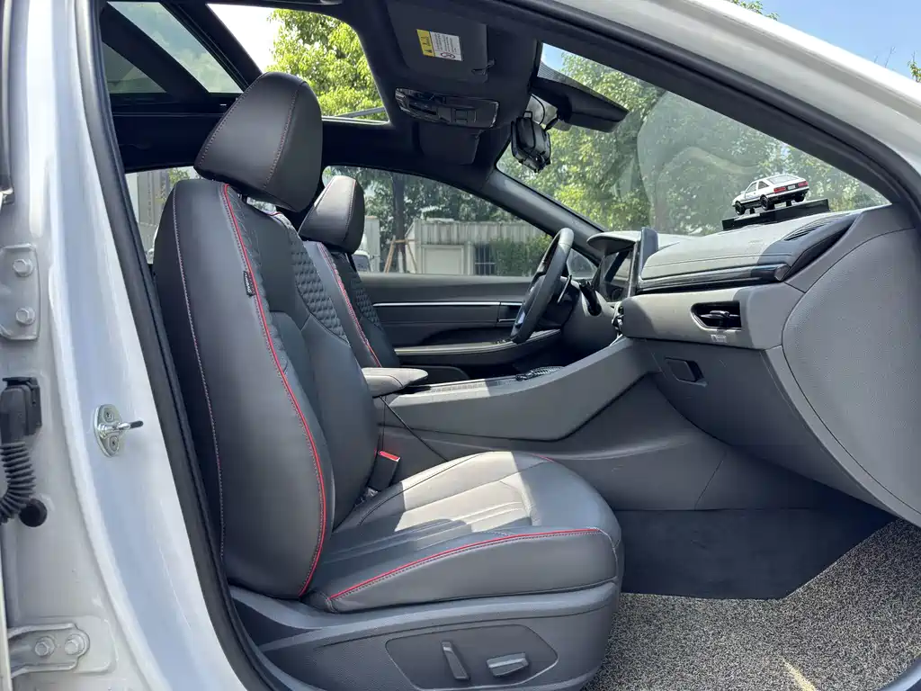 Hyundai Sonata — миниатюра 9