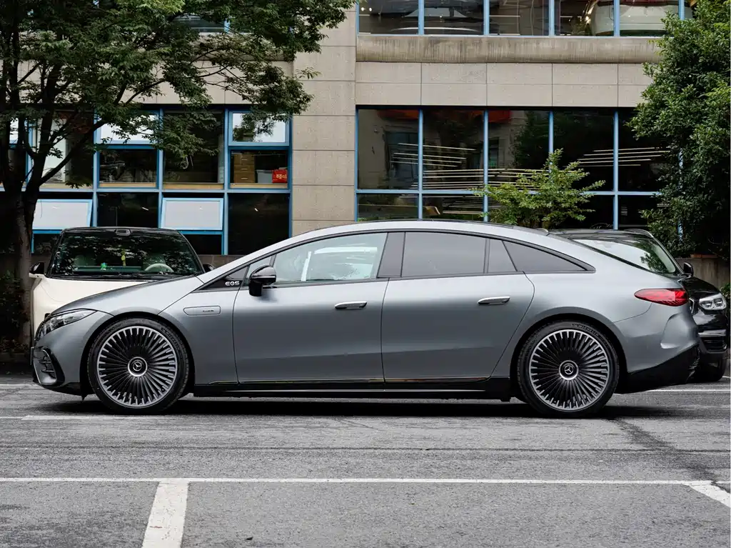 Mercedes-Benz EQS AMG — миниатюра 3
