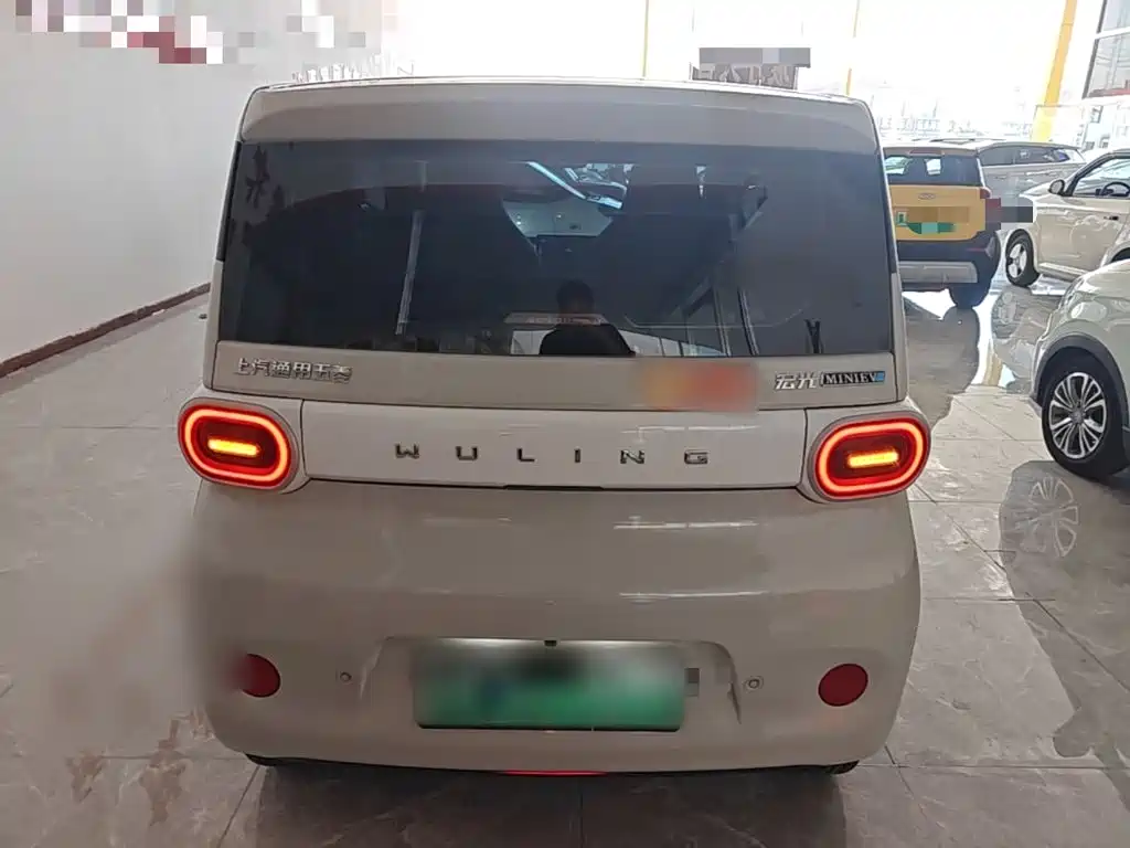 Wuling MINIEV — миниатюра 6
