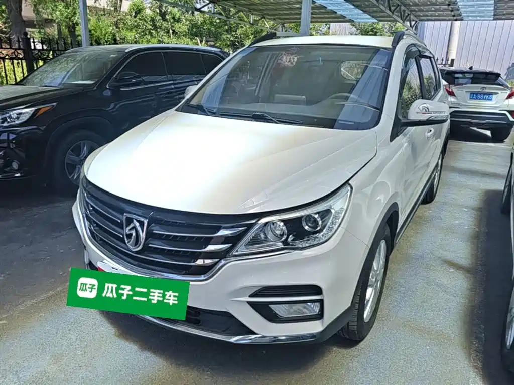 Купить Baojun 560