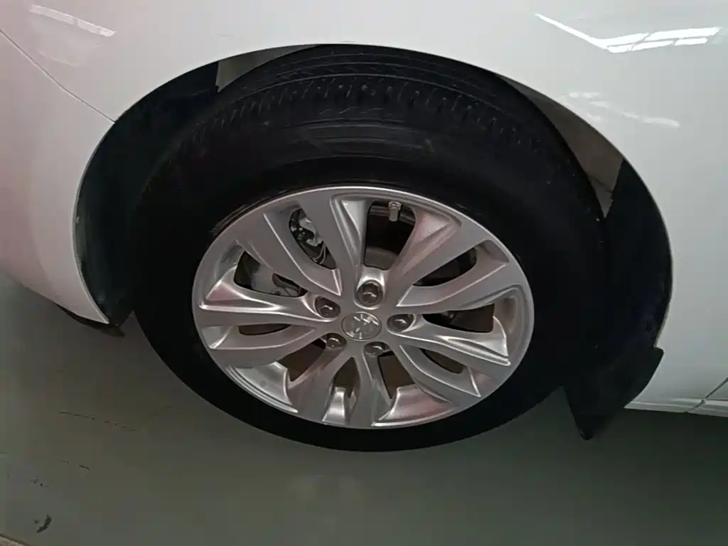 Buick Excelle — миниатюра 23