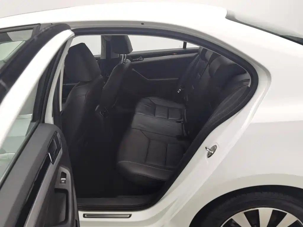 Volkswagen Sagitar — миниатюра 15