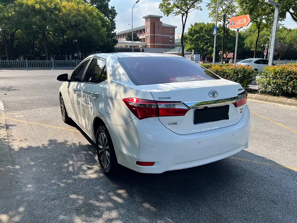 Toyota Corolla — миниатюра 5