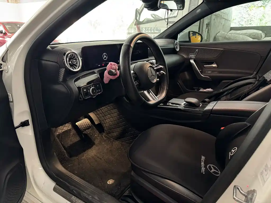 Mercedes-Benz A-Class — миниатюра 6