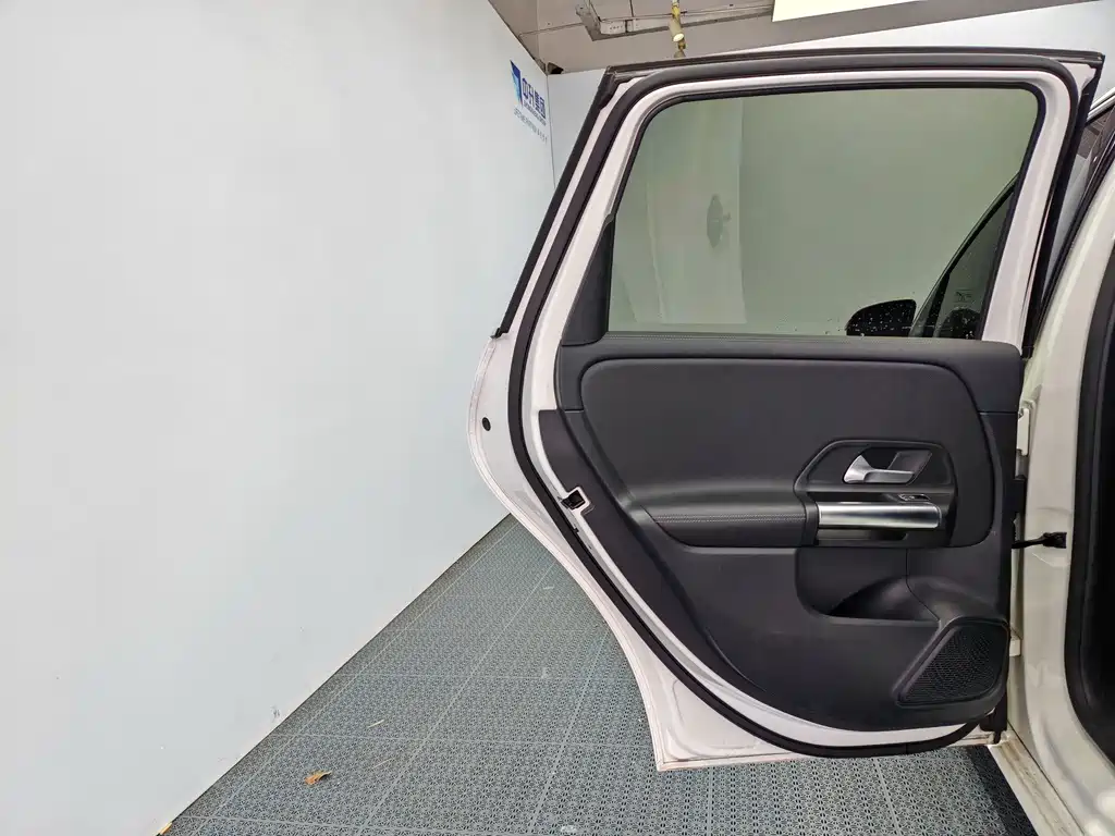 Mercedes-Benz B-Class — миниатюра 14