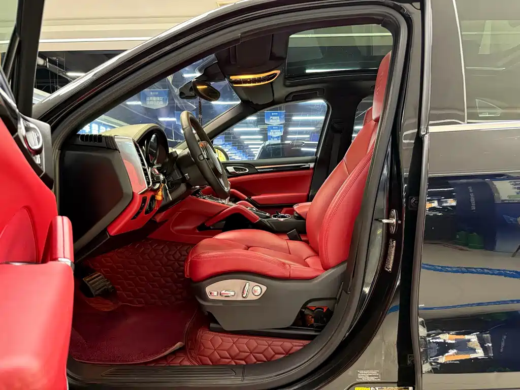 Porsche Cayenne — миниатюра 4