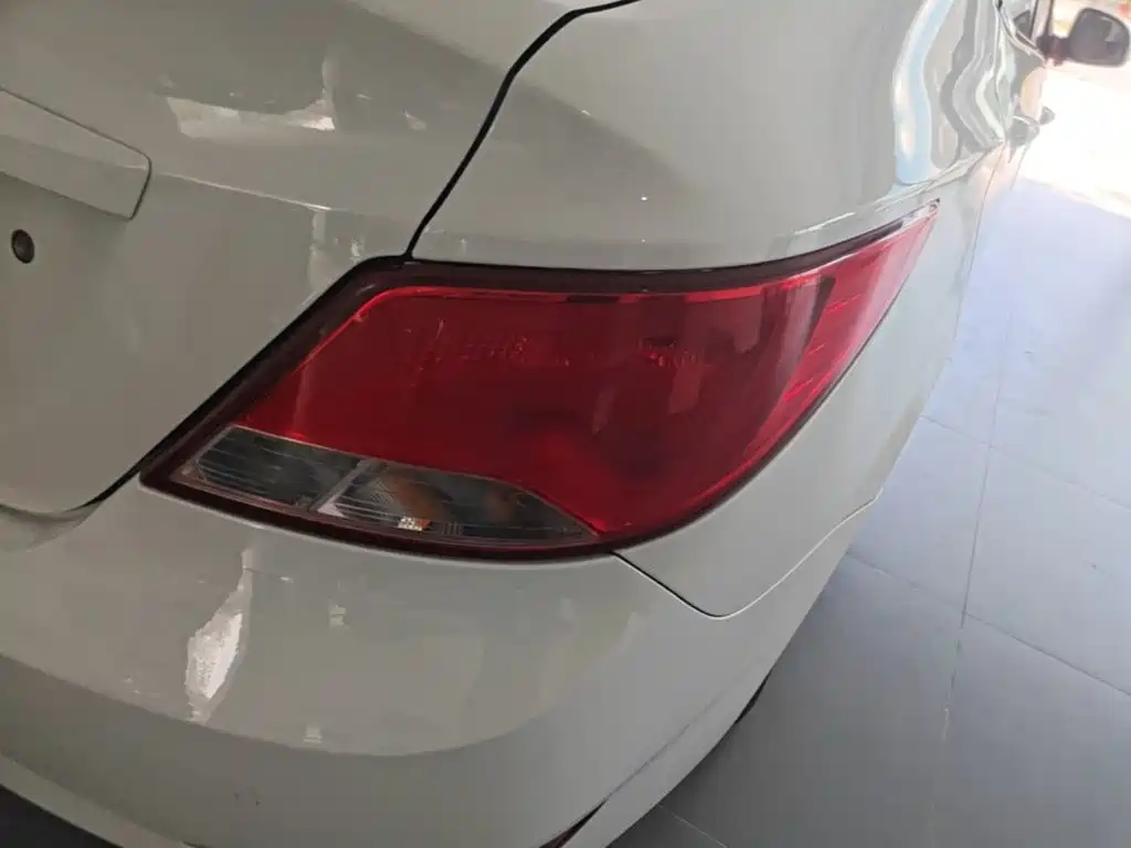 Hyundai Verna — миниатюра 8