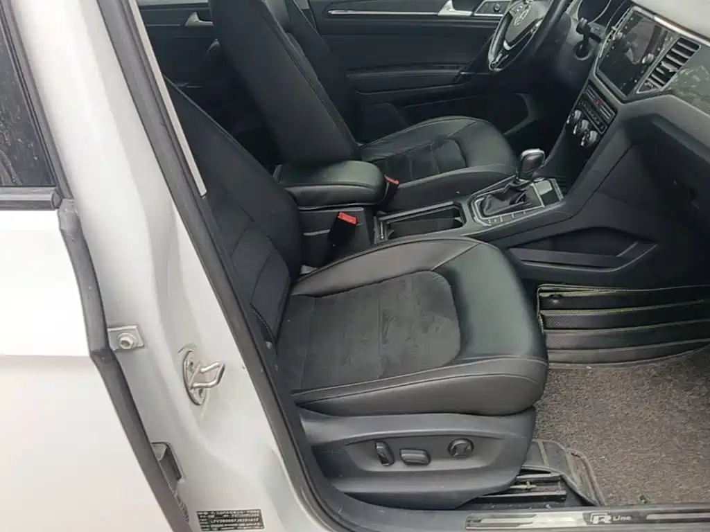 Volkswagen Golf Sportsvan — миниатюра 25