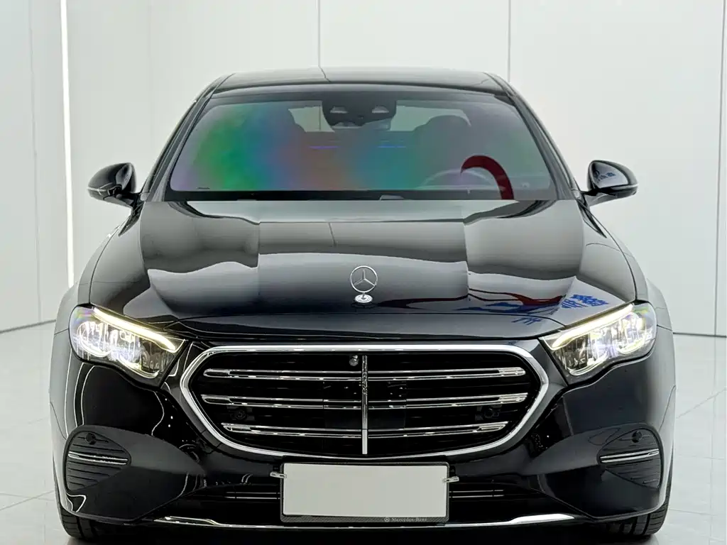 Mercedes-Benz E-Class — миниатюра 3