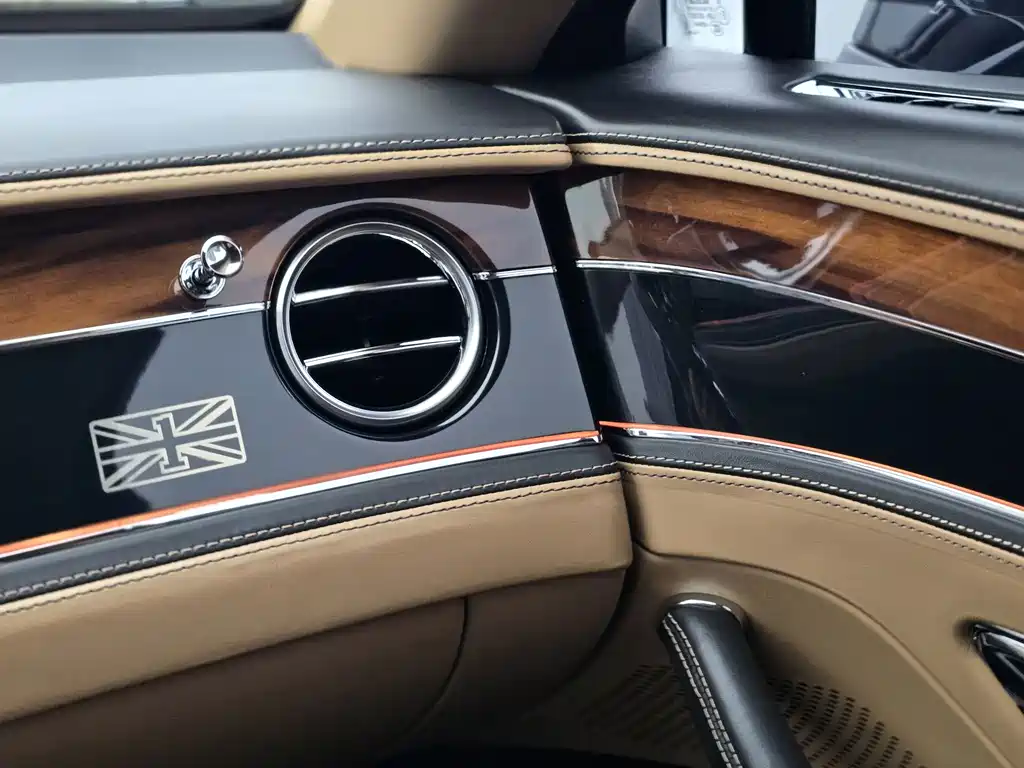 Bentley Flying Spur — миниатюра 16
