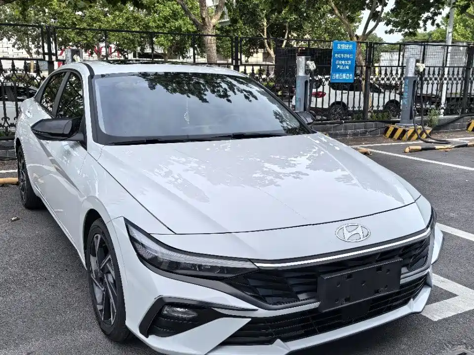 Hyundai Elantra — миниатюра 4