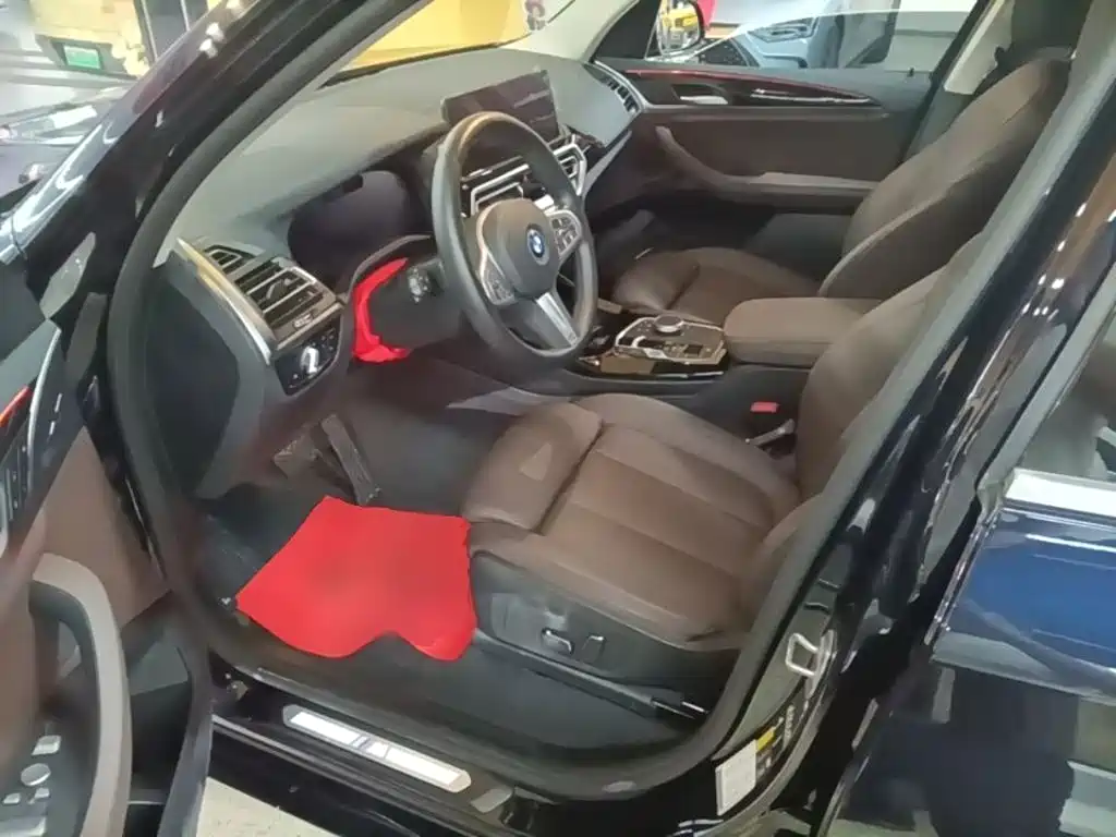 BMW iX3 — миниатюра 15